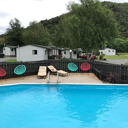 Parklands Marina Holiday Park Пиктон Экстерьер фото