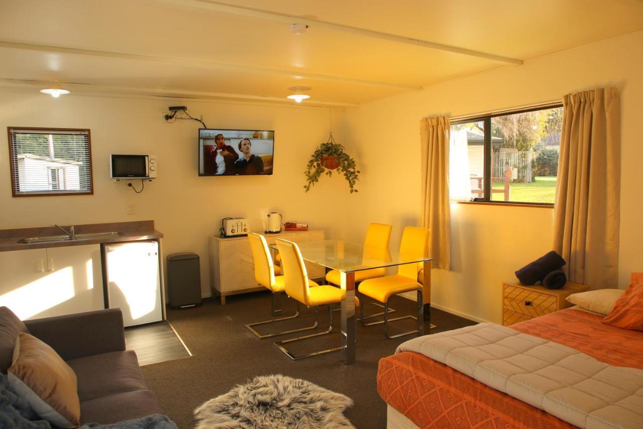 Parklands Marina Holiday Park Пиктон Экстерьер фото