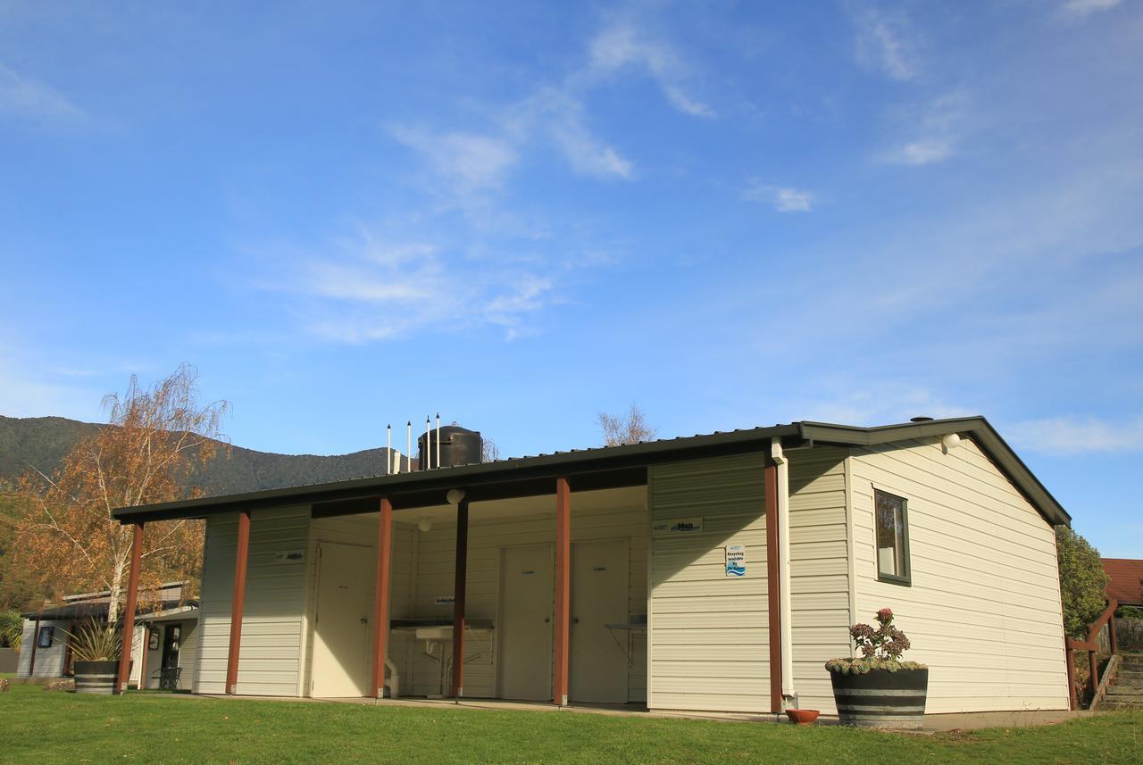 Parklands Marina Holiday Park Пиктон Экстерьер фото